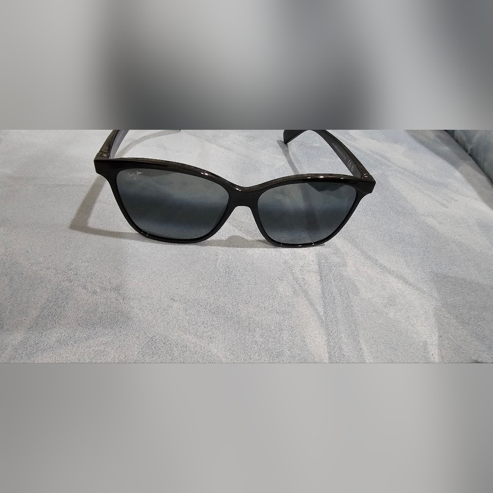 Maui Jim Liquid Sunshine Glossy Black Sunglasses With Grey Lenses - Picture 2 of 7